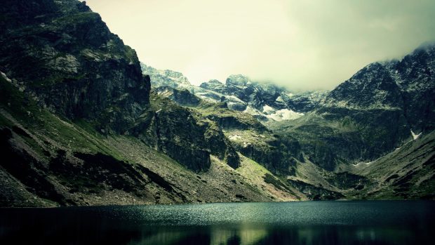 Dark Mountain Lake 2560 x 1440 Wallpaper.