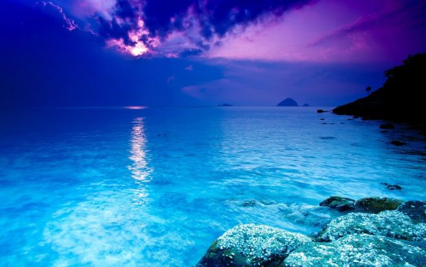 Deep Blue Sea Background 2880x1800.