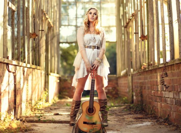 Girl With Guitar Chic Country Style Images 1920x1408.