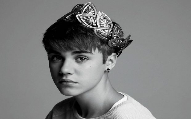 Justin Bieber with Crown Backgrounds.