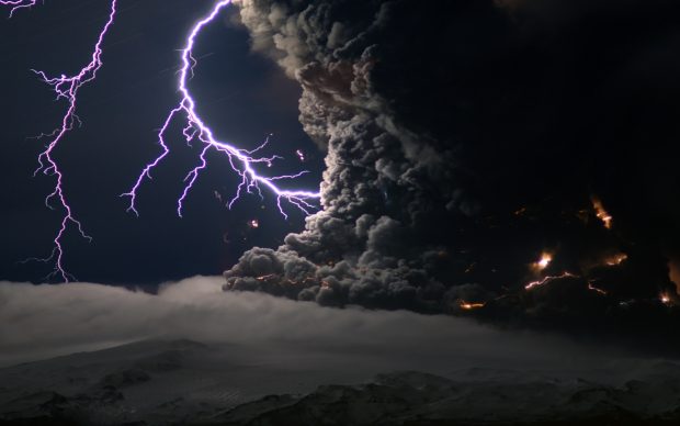 Lightning Storm Volcano Wallpaper.