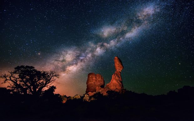 Milky Way Night Wallpaper.