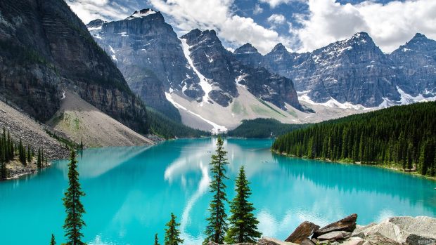 Moraine Lake 2560 x 1440 Wallpaper.