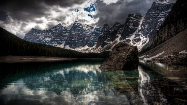 Moraine Lake Wallpaper 2560x1440 for Tablets.