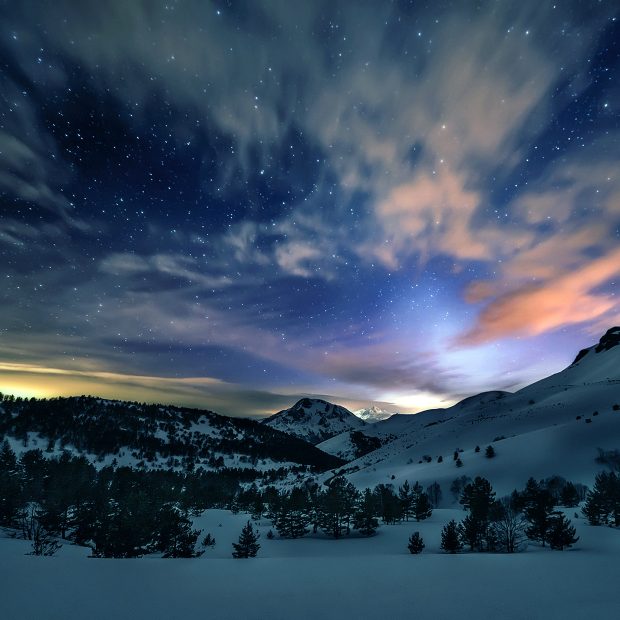 Aurora Star Sky Snow Mountain Winter Nature ipad air wallpaper.