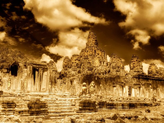 Download Angkor Wat Photo.