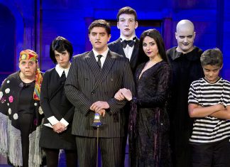 Download Free Addams Family Wallpaper.