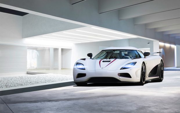 White Koenigsegg Agera R Wallpaper.