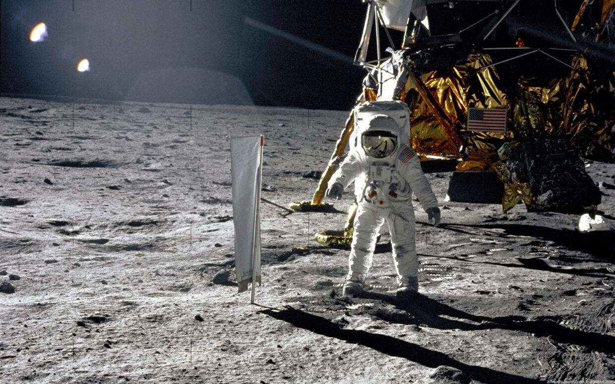 HD Apollo Wallpaper - PixelsTalk