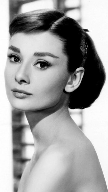 Audrey Hepburn HD Wallpaper for Android.