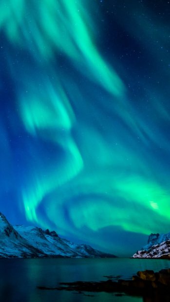 Aurora Borealis Wallpaper HD for Mobile.