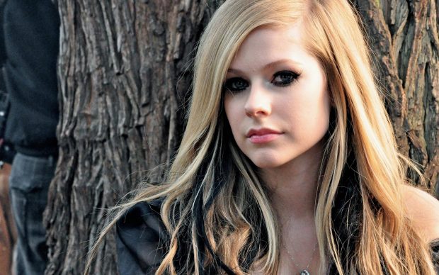 Avril Lavigne Desktop Wallpaper.