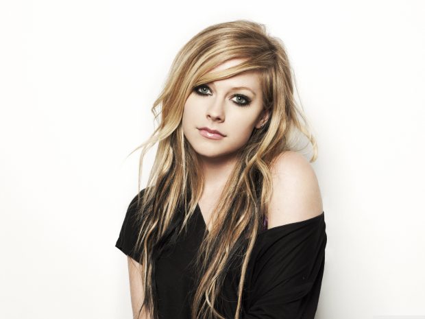 Avril Lavigne HD Wallpaper.