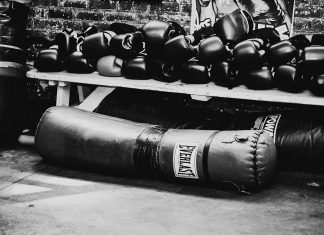 Boxing Gloves Wallpaper for Desktop.