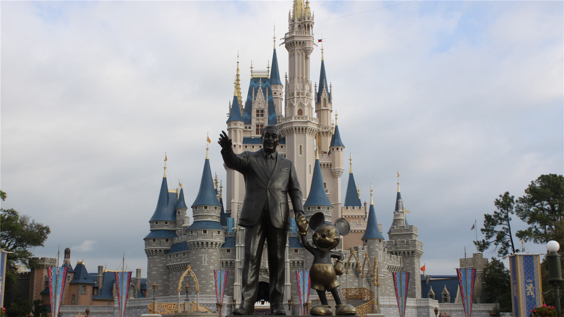 Disney Castle Pictures  Download Free Images  Stock Photos on Unsplash