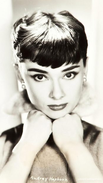 Download Free Audrey Hepburn Background for Android.