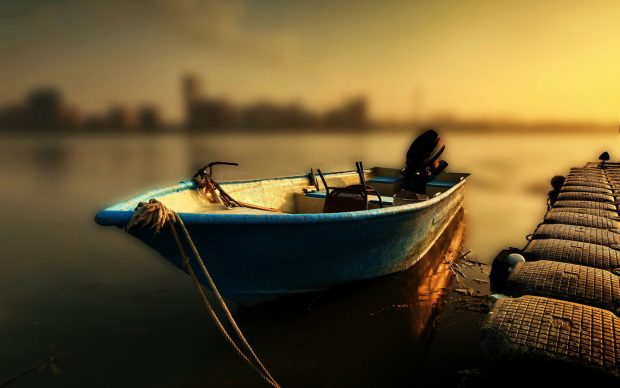 Download peaceful boat wallpaper.