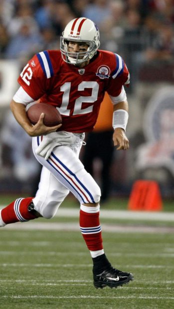 Tom Brady NFL Football 1080x1920.