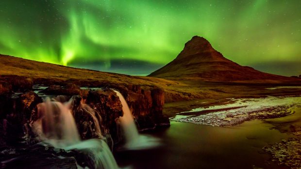 Aurora iceland wallpaper.