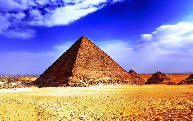 Awesome Pyramid Egypt Wallpaper High Definition.