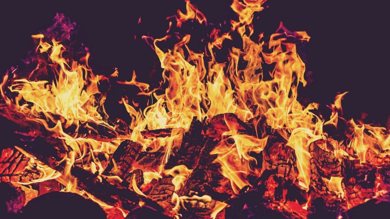 Campfire Background HD - PixelsTalk