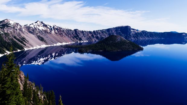 Crater Lake Background HD.