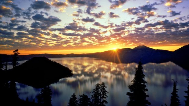 Crater Lake Desktop Wallpaper.