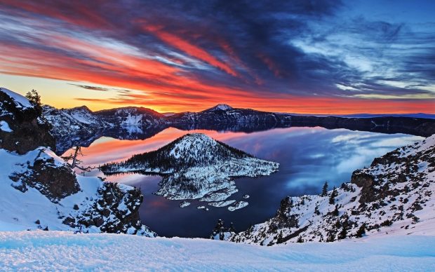 Crater Lake HD Wallpaper.