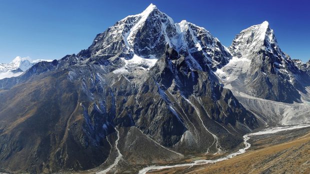 Download Everest Images.