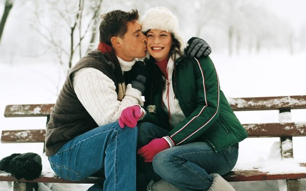 Download Free Winter Love Background.