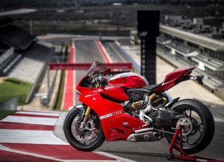 Download HD Ducati Pictures.