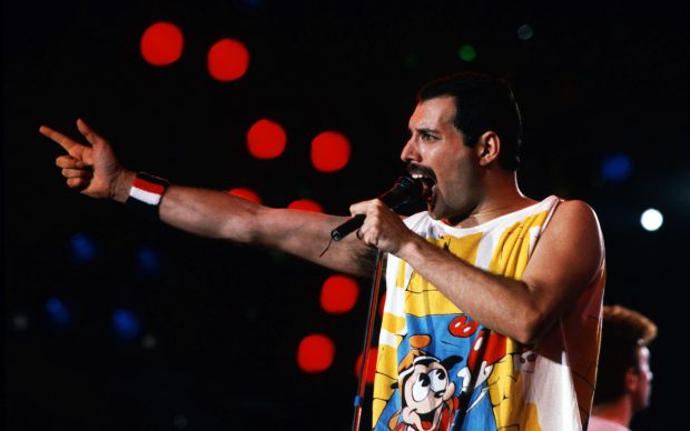 Freddie Mercury Singer Performance HD Wallpapers.