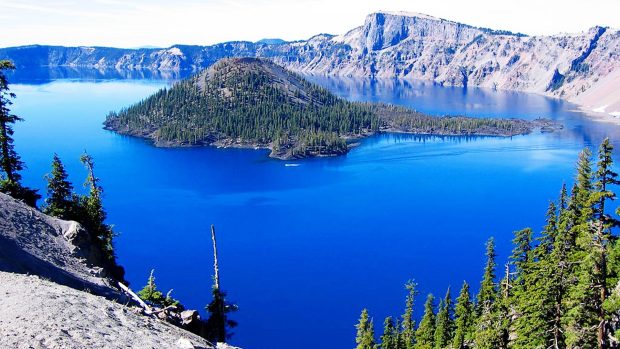 HD Crater Lake Wallpaper.