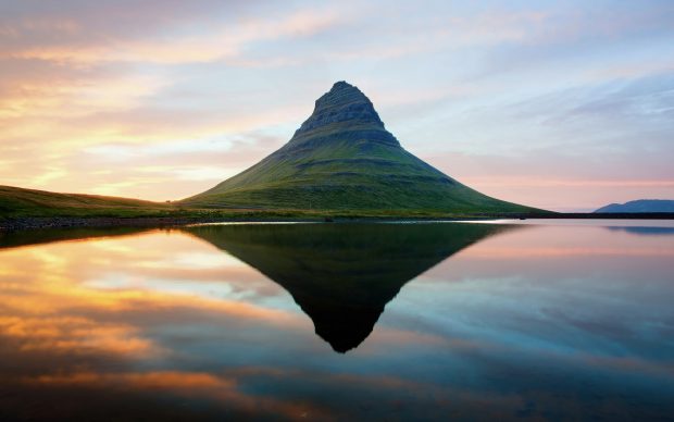 Iceland desktop background.