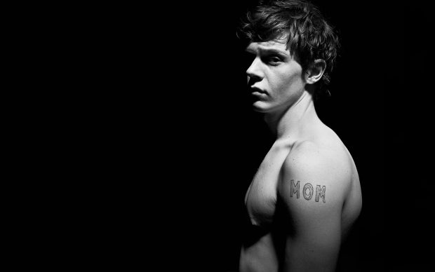 New Evan Peters Wallpaper 02