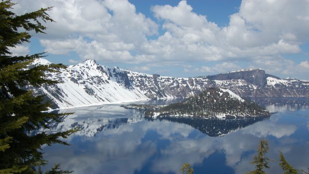 Picture of Crater Lake.
