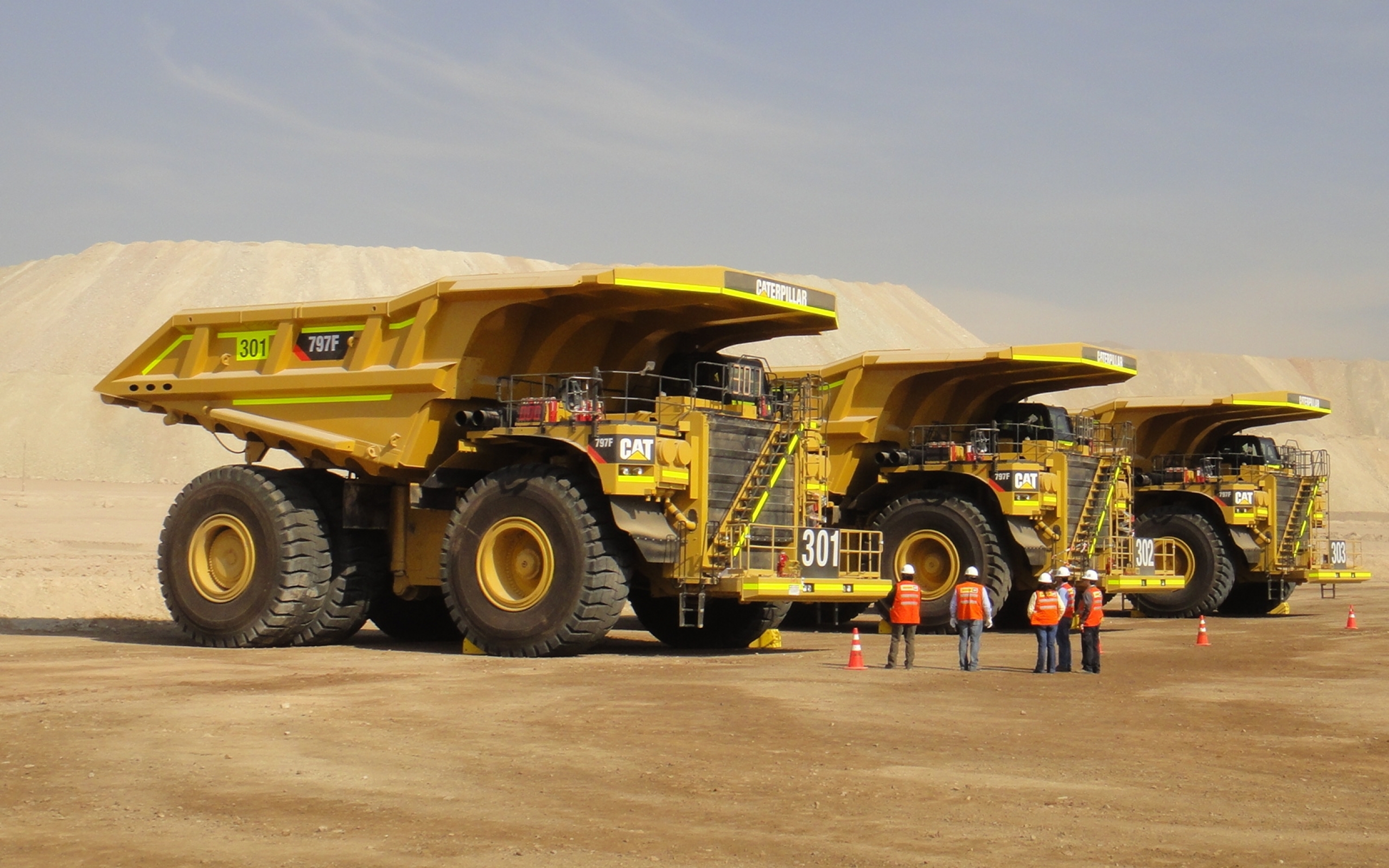 Сборник больших машин. Самосвал Caterpillar 797f. Катерпиллер карьерный самосвал 797f. Карьерный самосвал Liebherr t282b. Карьерный самосвал БЕЛАЗ Катерпиллер 797.