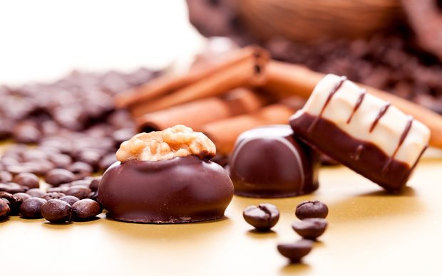 Download Free Chocolate Wallpaper.