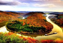 HD Autumn River Wallpaper.