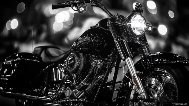 Black Harley Davidson Road King with chrome detailing, amazing PC wallpapers Harley Davidson lovers.