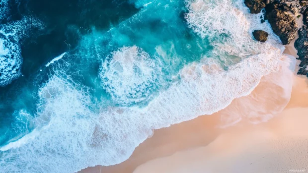 Pastel hues spreading across Beautifull Ocean sky.