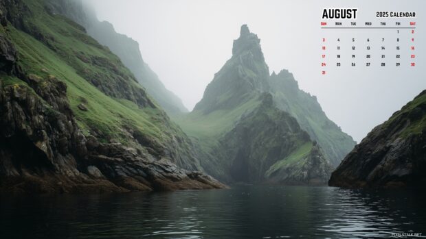 August 2025 Calendar Wallpaper HD free download (4).