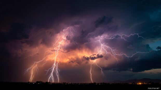 Epic Lightning Wallpapers HD that evoke the thrill of thunderstorms.