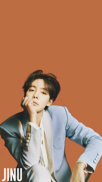 Jinu Stylish Portrait Wallpaper for Modern Aesthetics.