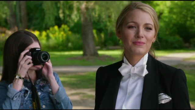A Simple Favor Stylish Garden Scene Wallpaper