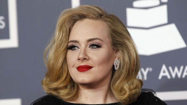 Adele Wallpapers shows her with elegant makeup and hairstyle, 4K Desktop Wallpaper