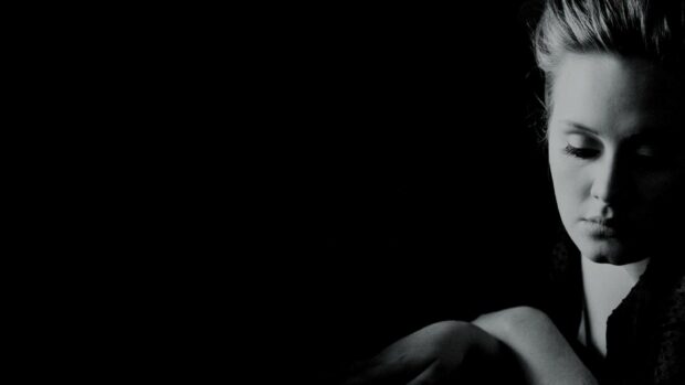 A black and white portrait of Adele showing a pensive expression and closed eyes, HD Desktop Wallpaper