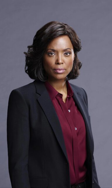 Aisha Taylor Professional Portrait Wallpaper