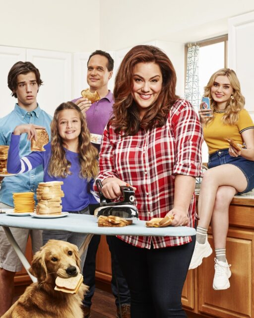 American Housewife TV Series Family Toast Scene Wallpaper