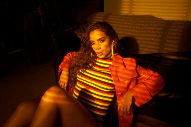 Anitta Wallpapers Stunning Portrait in Warm Sunset Lighting and Fashionable Outfit